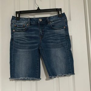 American Eagle Super Stretch Skinny Bermuda Shorts | Size:4